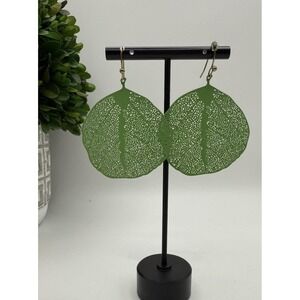 Vintage Green Leaf Cutout Earrings Lightweight Metal Filigree Boho Statement